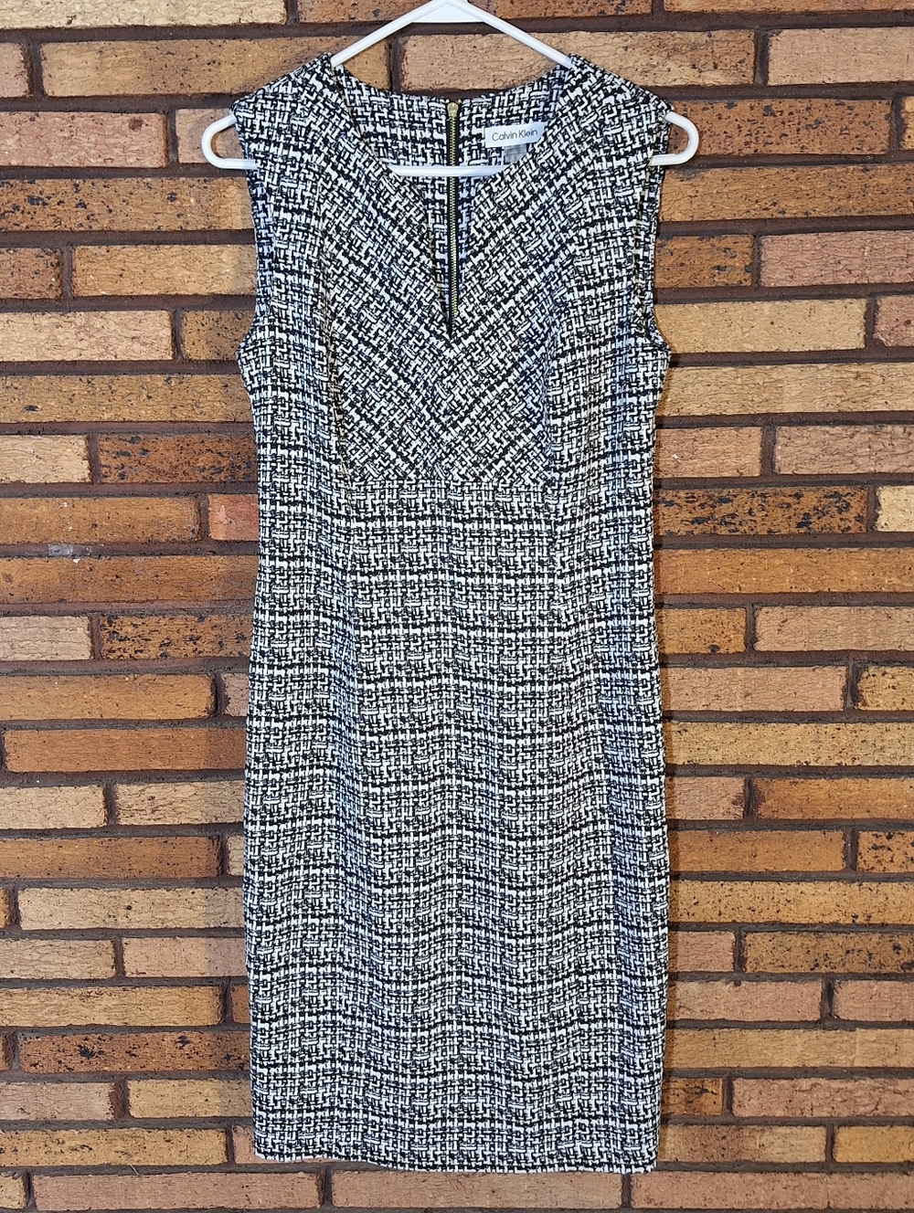Clavin Klein Size 6 Black And White Textured Midi Sheath Dress
